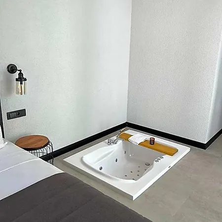 Primus Alacati Adult Only Hotel Ciftlikkoyu